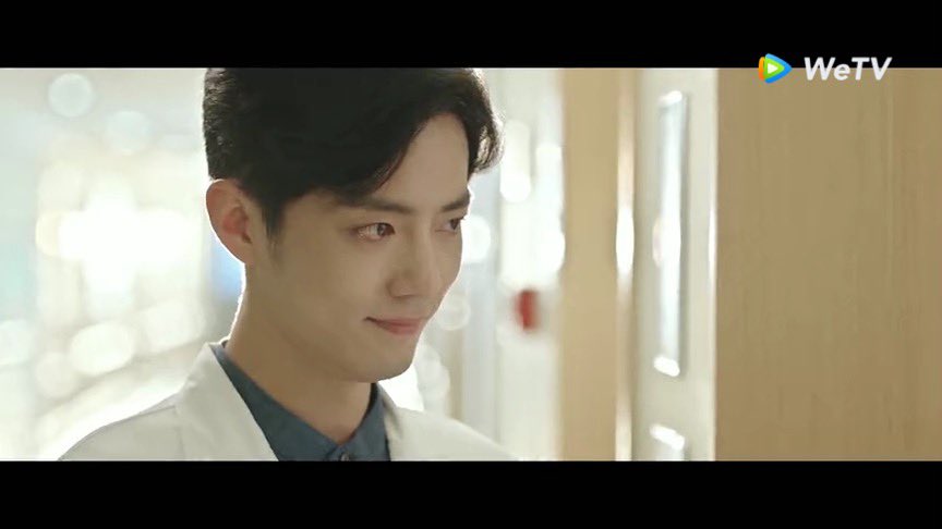 watchingserie's tweet photo. ฮือออ ชอบฉากนี้มาก ยิ้มปนสุขปนเศร้า บอกไม่ถูก ผ้มอินมากกก😭😭 ความพยายามของหมอกู้สำเร็จแล้วนะ

#คุณคือคําปฏิญาณแห่งรัก #theOathOfLove https://t.co/pUBMouGG9i