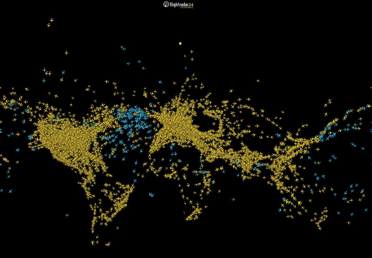 flightradar24's tweet image. Global aviation, 24 March 2022.