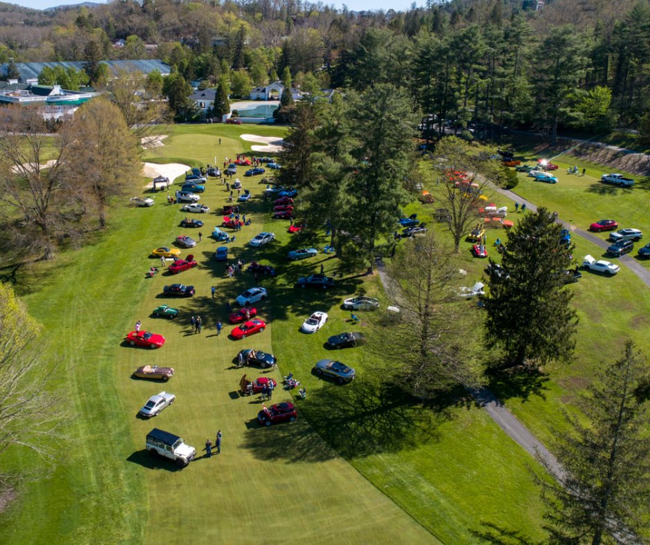 ResortRaces's tweet photo. Enjoy the Concours d'Elegance during race weekend of the 2022 Greenbrier Half Marathon. Nearly 100 of the finest collector cars in the world will be on display for the judges. Register for the race at https://t.co/pHILbLEY48!

#GreenbrierHalfMarathon #TheGreenbrier #RunLife https://t.co/tOIPoKKsto