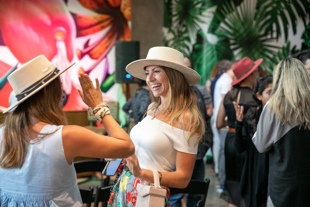LIFT_Labs's tweet photo. And we're back! Thank you for joining us in Miami to learn more about the 2022 @comcast @NBCUniversal LIFT Labs #Accelerator, powered by @Techstars. Don't miss your chance to catch up with us tonight in Atlanta! RSVP ➡️  https://t.co/930NFYTPLK https://t.co/4hEi3CJU1k