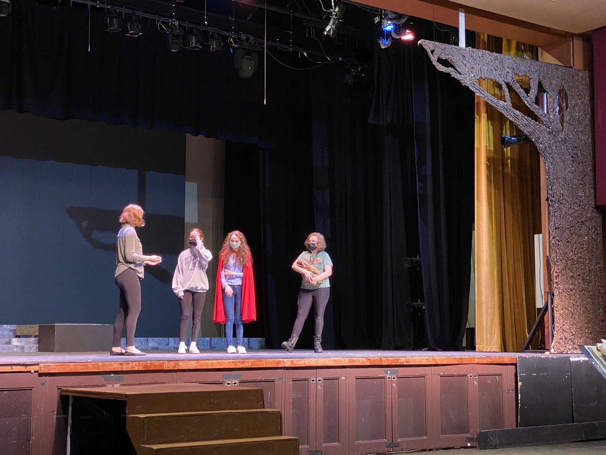 WestoverArts's tweet photo. Working hard getting ready for “Into the Woods”! Come see the play April 1st and 2nd! #WestoverArtist #WestoverTheatre https://t.co/uXt5ecoZzv