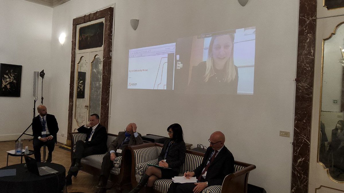 Ambrosetti_'s tweet photo. #InnotechHub
Raffaella Vaccari (@AgratiGroup) Agrati University come risposta per avere risorse interne preparate, per formare i ragazzi che arrivano dalla scuola e per fare workshop di allineamento con i clienti https://t.co/UrYL6bezOA