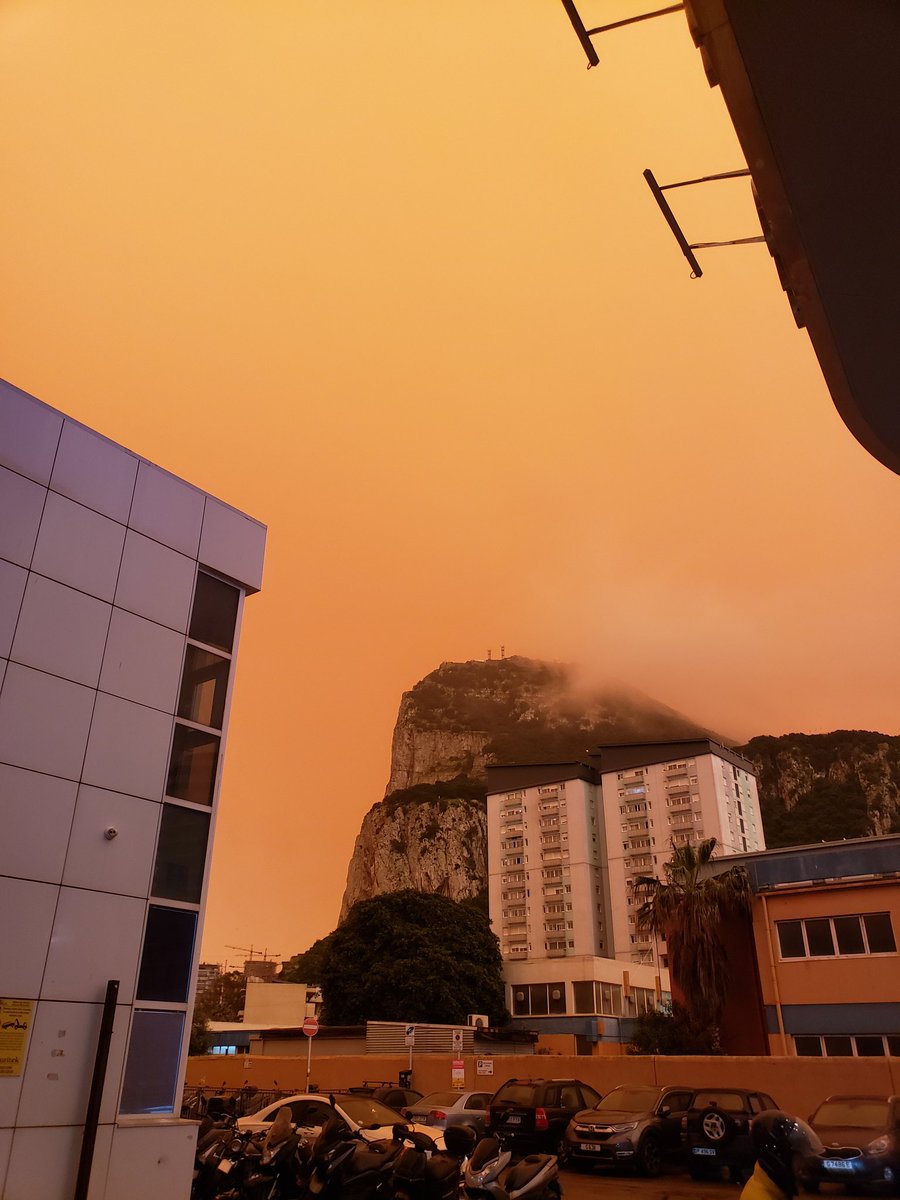 stephenroome's tweet photo. This is not a filter nor a sunrise or sunset. 

This is Gibraltar, where today the sky is full of sand.

It looks like I recently moved to Mordor! https://t.co/1N6yYCZKu1