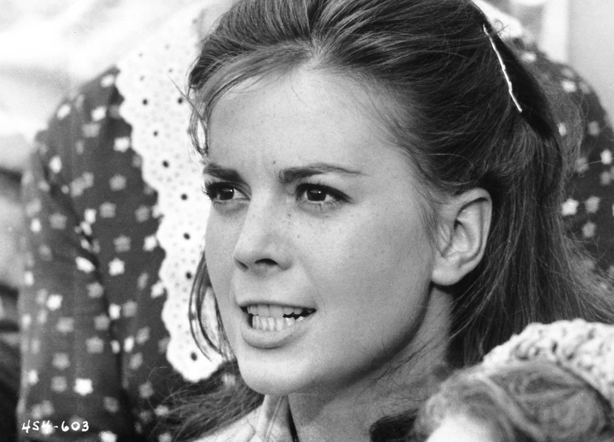 hollywoodsuite's tweet photo. For #ThursdayNightClassics, get a double dose of Natalie Wood with Rebel Without A Cause (1955) followed by Splendor in the Grass (1961). βοΈ π₯
Or celebrate #WomenInFilm with the premiere of Kelly Reichardt's Night Moves (2013) on HS00. https://t.co/Lz5MnQgqgX https://t.co/iwcwmVctCA