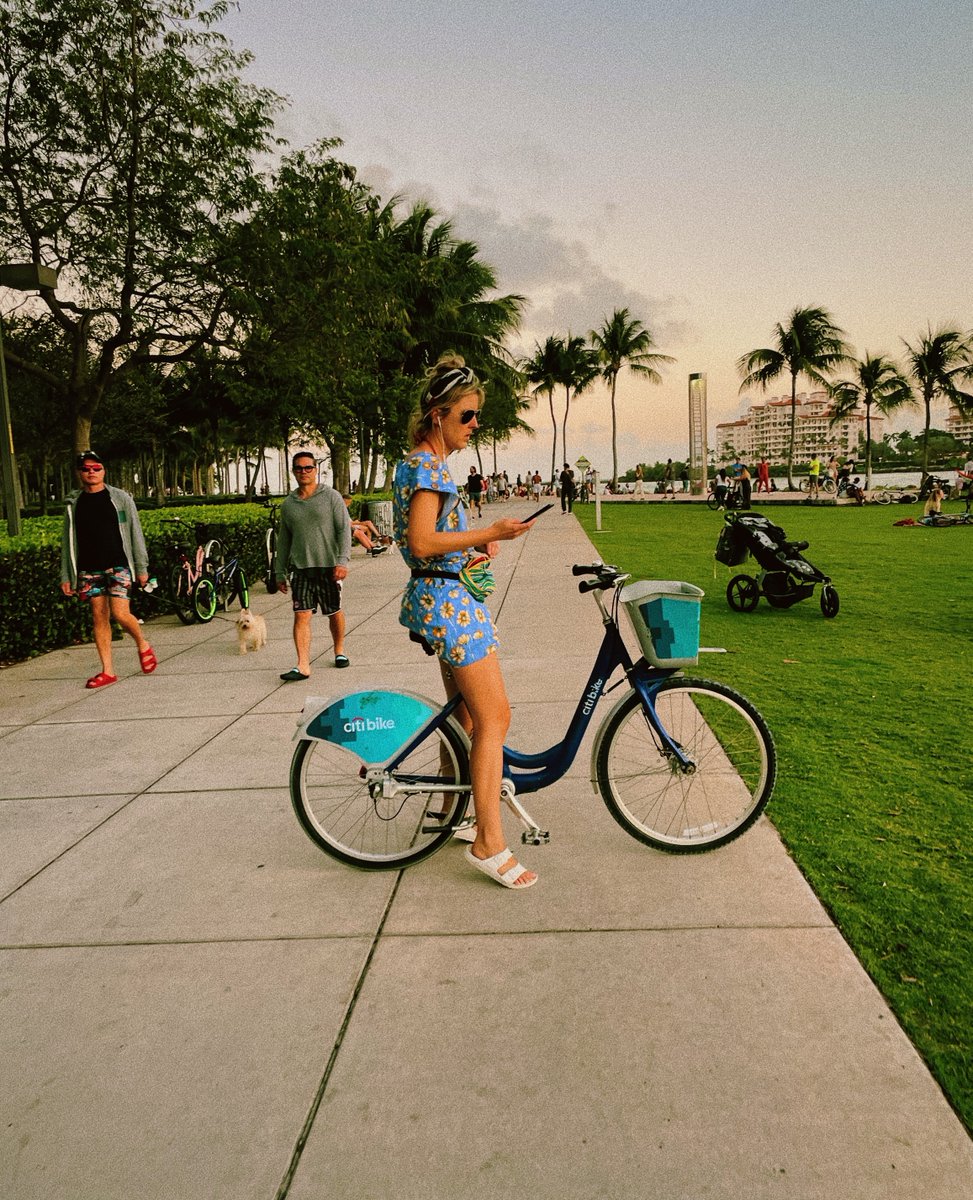 CitiBikeMiami's tweet photo. Vibe Check.
Rent up to 4 bikes directly from our mobile app. iOS and android. Find a station and bike availability on our map.
#miamibeach #southbeach #beachwalk #boardwalk #oceandrive #bikeforhealth
#healthiswealth #micromobility https://t.co/EYoY9Cfhpp