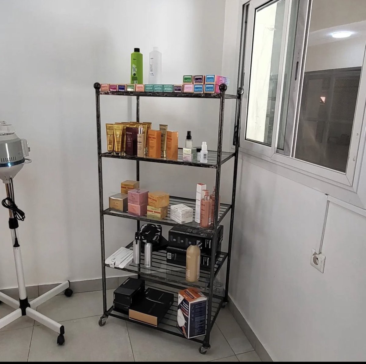 Die Eröffnung eines Friseursalons in #Baraka schafft Arbeitsplätze für die Frauen! Sie wurden ausgebildet und haben nun ein professionelles Arbeitsumfeld 💇‍♀️ 💇‍♂️ #globalgoals #gemeinsamfürdieguteSache #itsaboutYOU