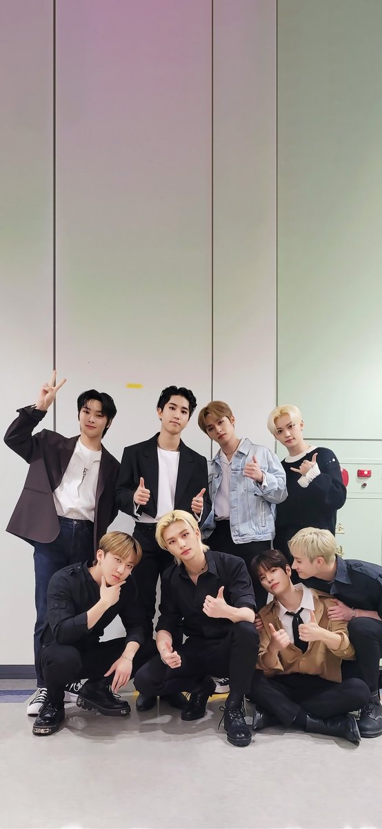 skizwpp's tweet photo. [ #straykids #스트레이키즈 ] ♡
HAPPY 4 YEARS ♡♡♡

#StrayKids4thAnniversary
#스키즈와_발맞춰걷는_4번째길
#BlessingsWait4SKZ
#YouMakeStrayKidsStay https://t.co/hVpawAf87z