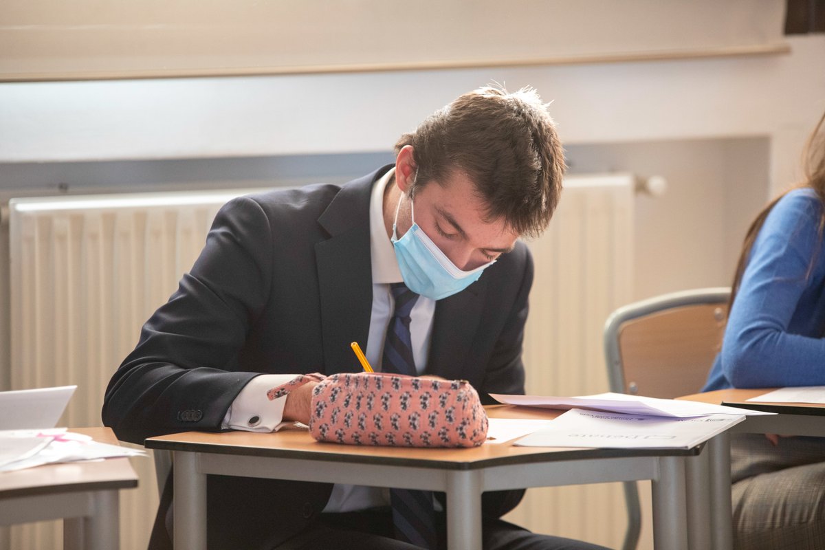 350 jóvenes de toda España debatirán este fin de semana sobre Ucrania en la final de la #LigaCICAEUCJC, un tema por el que los alumnos han mostrado gran preocupación. La actividad les ha ayudado a documentarse, sensibilizarse y profundizar aún más en el conflicto bélico.