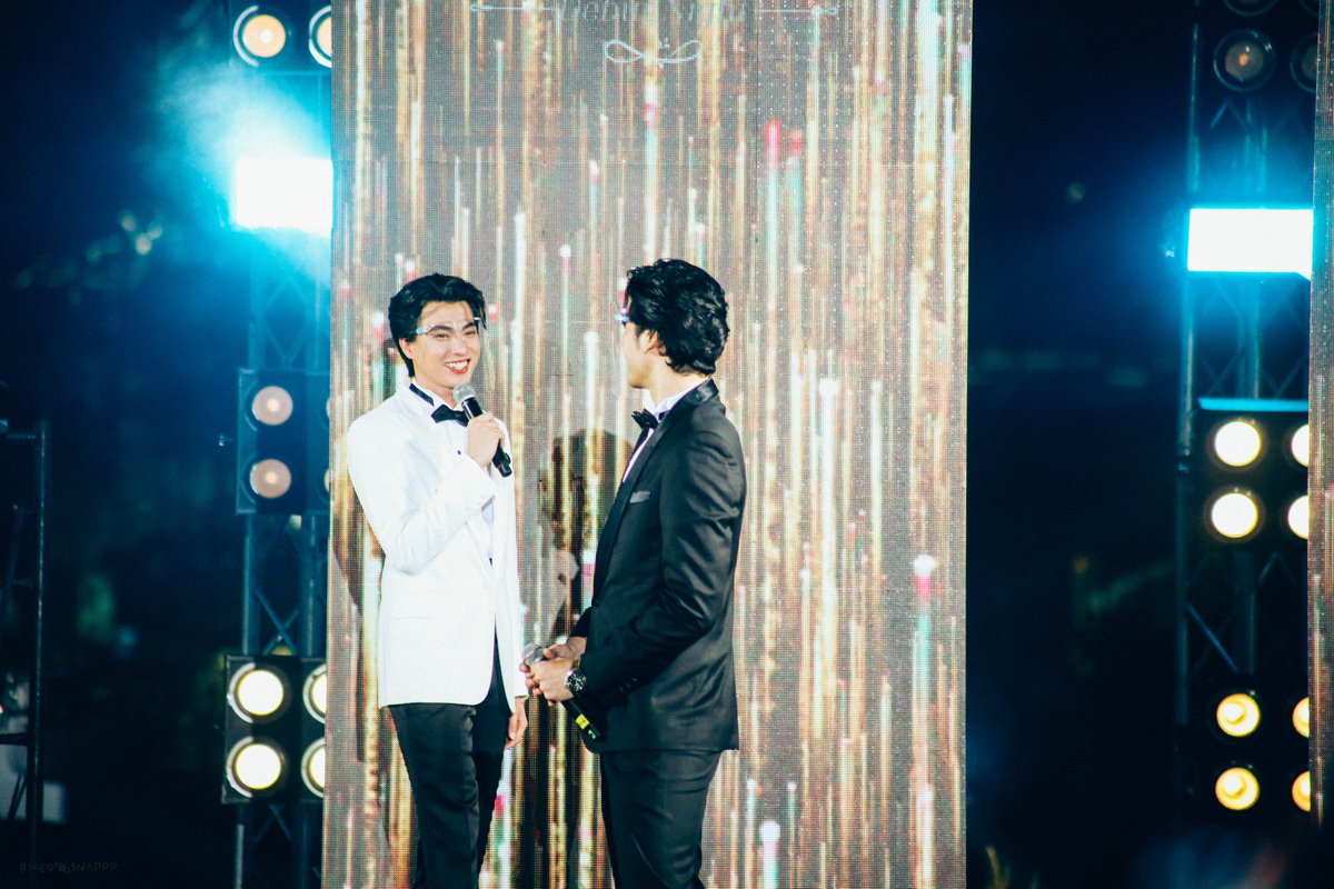 MEOsnappp's tweet photo. ที่สุดของช้อยยยยยยยย😍😍

"จากสุภาพบุรุษจุฑาเทพ สู่ดวงใจเทวพรหม"
น้ำตารื้นมากนะคะ
ดีใจ ดีใจ ดีใจ และดีใจมากๆๆๆๆจริงๆค่ะ.
@bomb_tanin_tv3 @gulfkanawut 🥰
📸23.03.2022
#MEMOBOXX https://t.co/tzRYO8hSfs