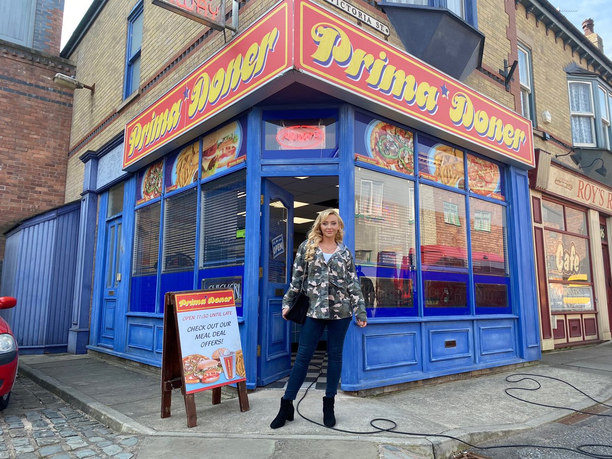 Off to see me mate Donna <a href="/itvcorrie/">Coronation Street</a> #corrie