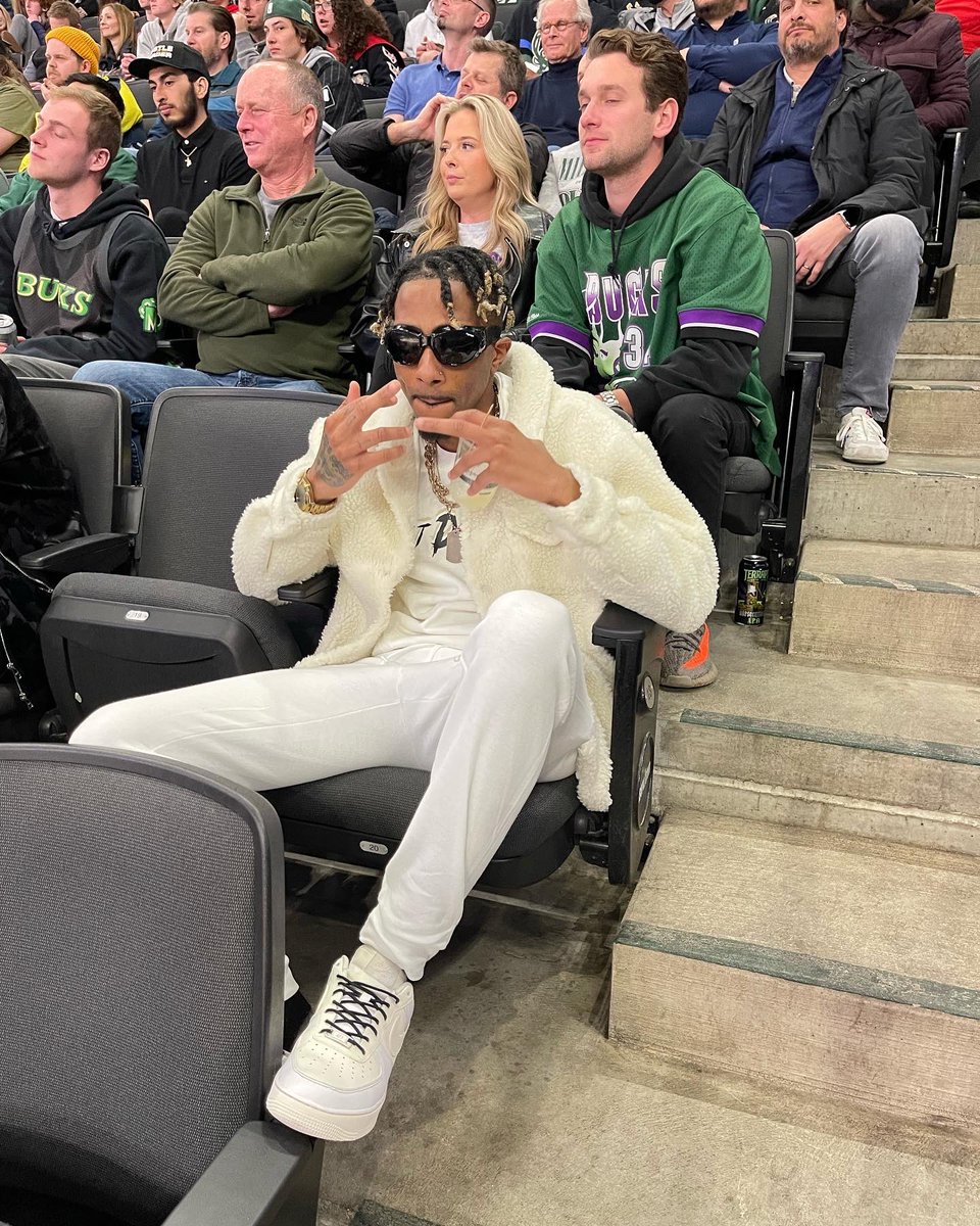 tone__daman's tweet photo. I donβt belong here. #bucksin6
New music & video next week π
πΈ: π€€π
#SETDATONE #TDMCampaign #AllOutOfFavors #AllCustomDrip #explorepage #explorepage⨠https://t.co/HFSWF0zkJy