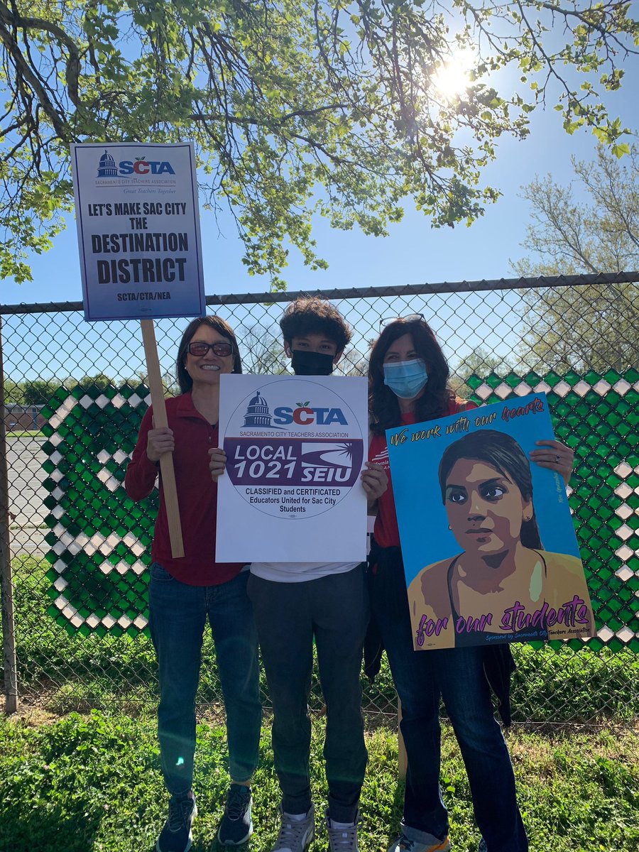 Lilerrrzzz's tweet photo. Mrs. Tom is one of those life changing educators. I was lucky to have her as my core teacher in 7th &amp;  now my brother is her student. 

This week they’re on the picket line. Superintendent Aguilar continues to line his pockets w/ raises while cutting educators pay &amp; benefits. https://t.co/Zb9t8aK2ed