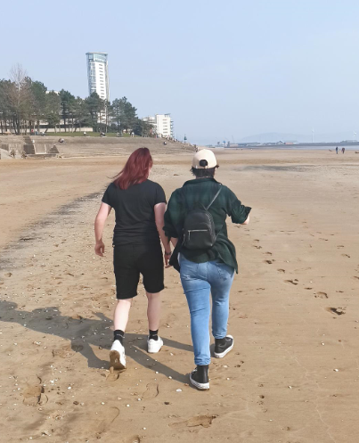 vicki_ymca's tweet photo. Why stay indoors when you can enjoy this beautiful #SunnyDay! @YMCASwansea staff and #PathwaysProject participants ditched the office and headed out for a well needed wellbeing beach walk and ice-cream 😋🍦😊
#COMMUNITYRENEWALFUND
#HereForSwansea
#PartnershipWorkingWorks https://t.co/ovl5xv84M9