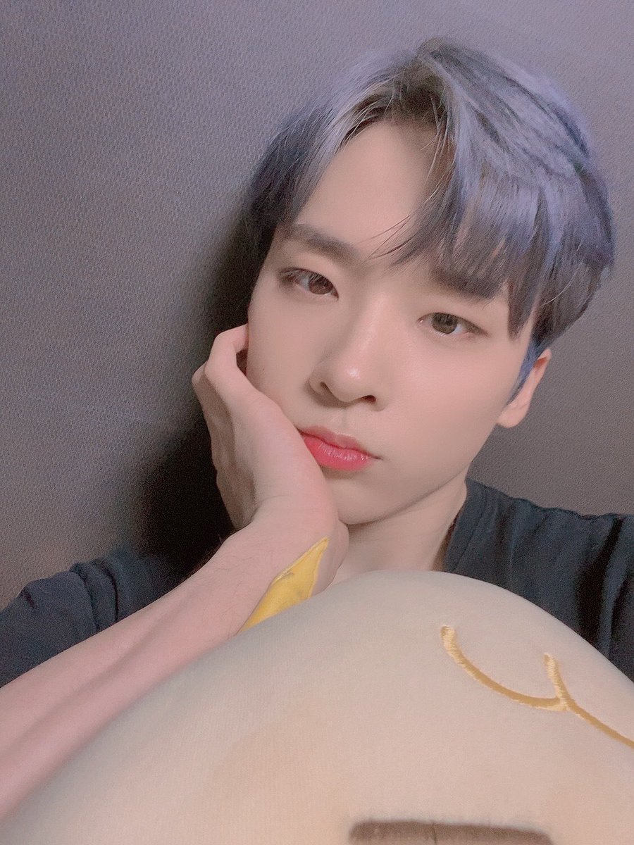 mcndfancafe's tweet photo. 220324 #MCND [From. #Castle_J]
🦈🦈🦈
￼
제 셀카를 기다리고 계신다는 소문을 듣고 날라왔습니가❤️ https://t.co/xaZN2AKu2i