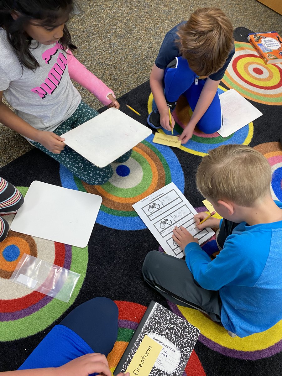 Purefoy2nd's tweet photo. Compound word builders! Students are working hard to see it, chant it and write it today. I am so proud of their exploding vocabularies!📚✨ #FISD2 #WeAreOne #Phonics https://t.co/p4OqftTdNZ
