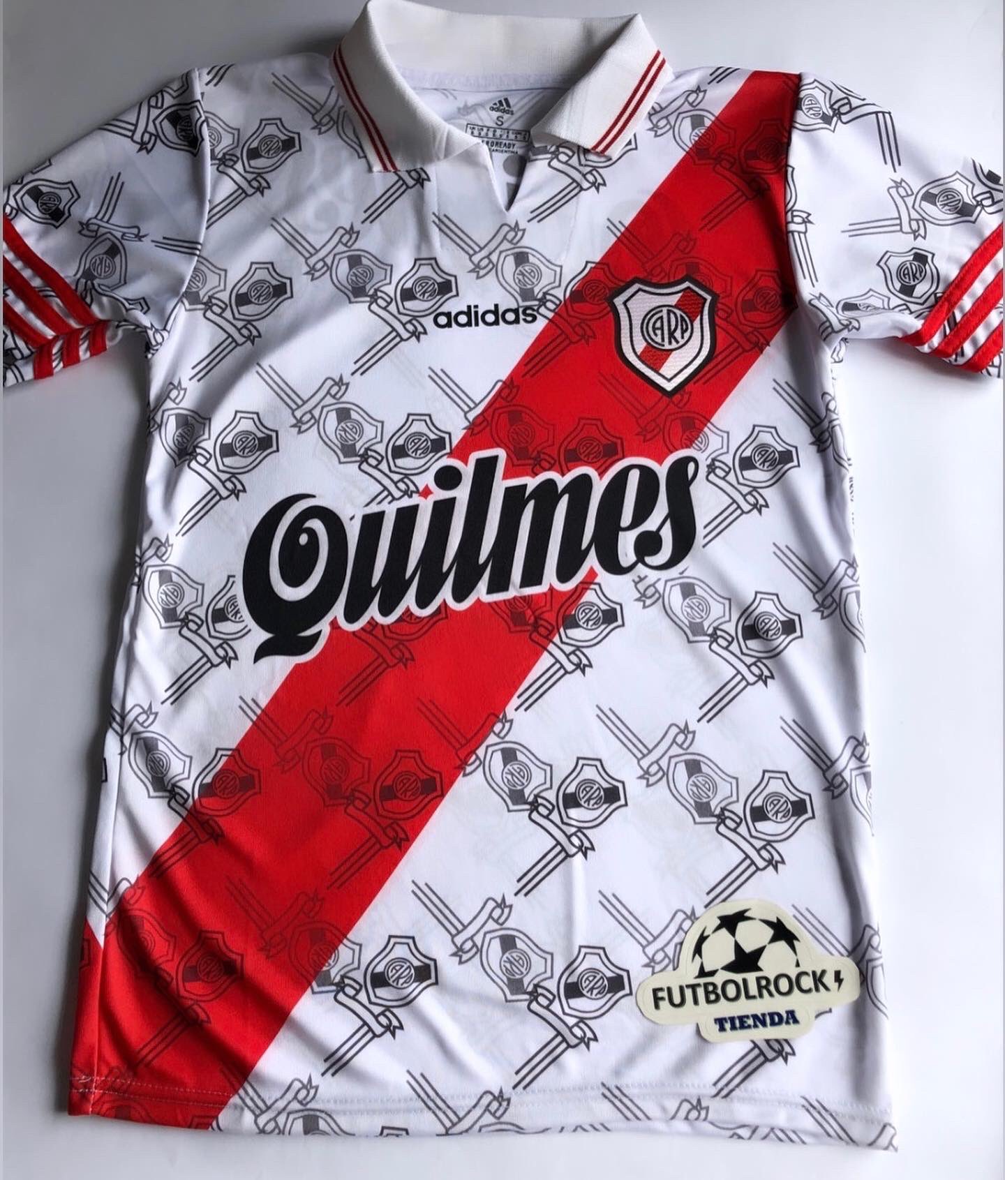 Camiseta retro river sale