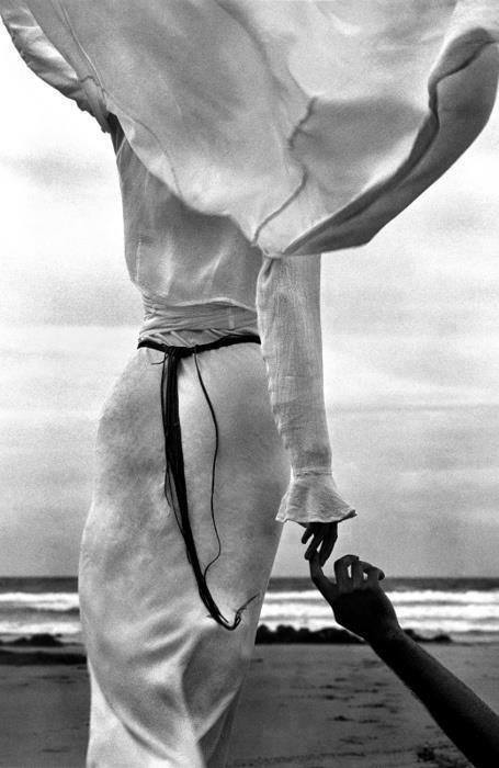 gigi_dreamer's tweet image. "Wear your heart on your skin in this life."

Sylvia Plath

📷'Touch'
Max Bradley