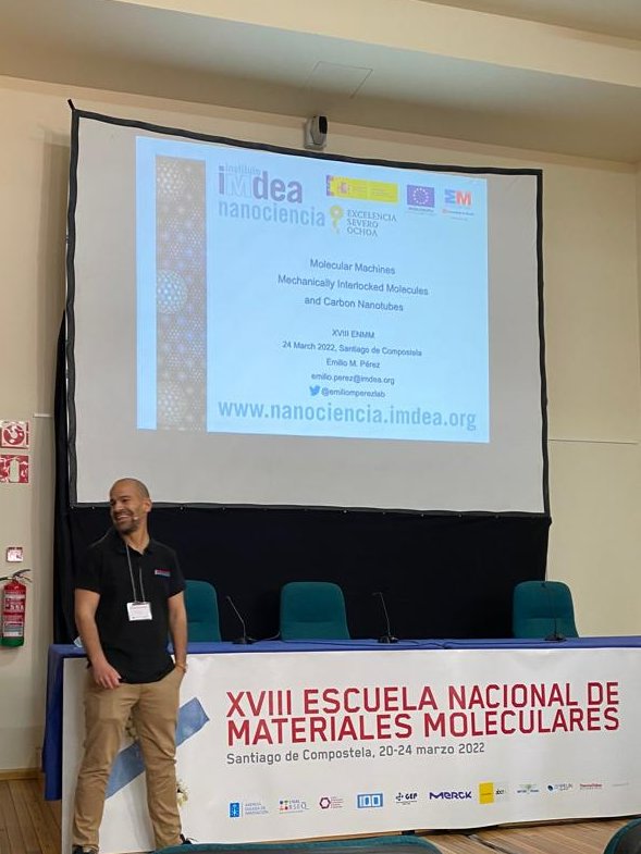 Let´s continue with Emilio Pérez, guiding light of @emiliomperezlab, with the seminar: "Molecular Machines Mecanically Interlocked Molecules and Carbon Nanotubes". Thanks Emilio for the highly interesting presentation! #nanotubes #2Dmaterials #molecularmachines <a href="/IMDEA_Nano/">IMDEA Nanociencia 🔬</a>