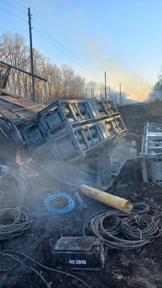 Updates_UA's tweet photo. Russian thermobaric MLRS rockets of the TOS-1A complex, captured by Ukrainian forces. 

#Ukraine #Russia https://t.co/fEBtbUyKND