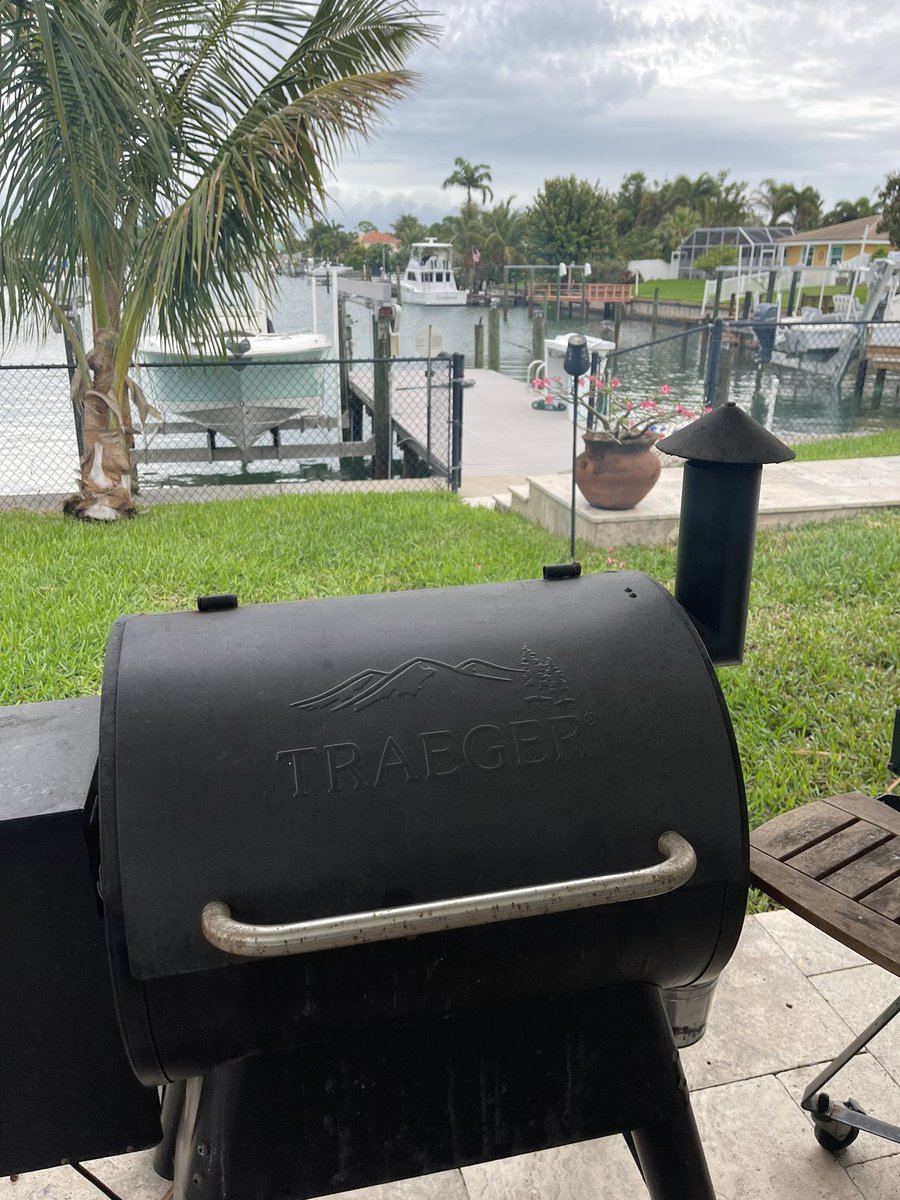 Different smoker views. #avfoodies #avtweeps