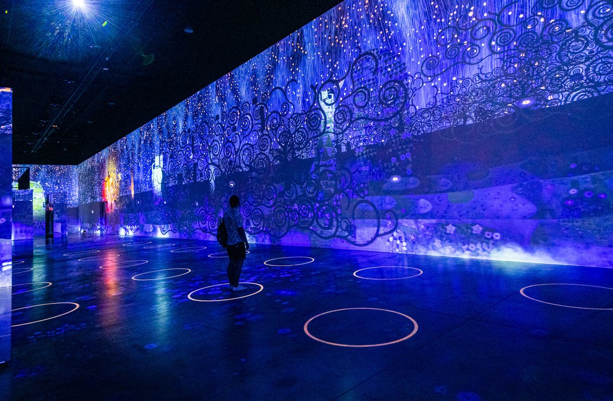 vangoghphoenix's tweet photo. Who's excited for Immersive Klimt opening this weekend at Lighthouse ArtSpace Phoenix? 🙋

🎨 If you haven't already, you can get your tickets here: https://t.co/Rn579zws2A 🎟️ We hope to see you there! 🎉

#klimt #immersiveart #immersiveklimt #lighthouseimmersive https://t.co/zloXPsEGXz