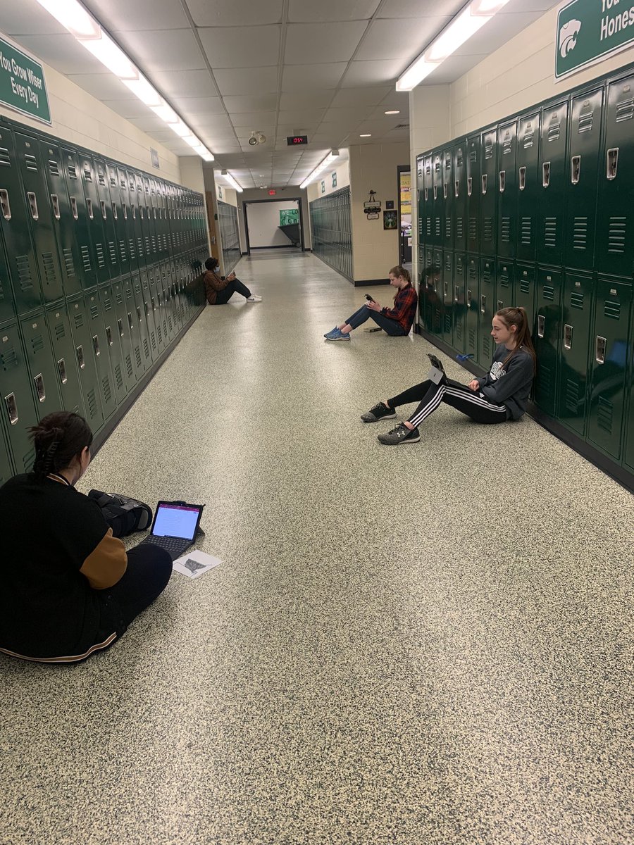 Students are using @Flipgrid to record fractured fairy tales that we will be sharing with 2nd and 3rd grade students in the district! #big3challenge #engagement #edtech