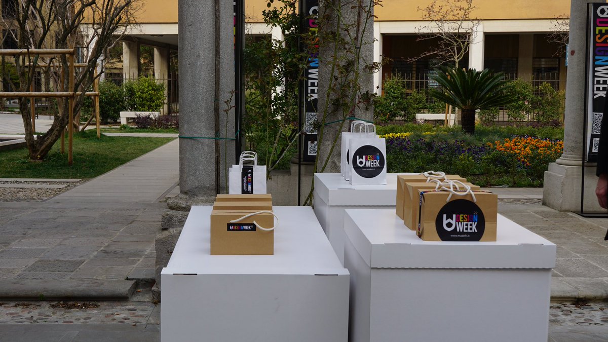 MuDeFri's tweet photo. 📺@UdineseTV è stata ospite della premiazione di domenica della #udinedesignweek22. Qui trovate il video con l’intervista a Davide Boeri, referente di @ConfindustriaUd della #udw e al Prof. Alberto Sdegno, Coord. del corso di Architettura @uniud 📺https://t.co/qBUyqLoJjc #24Marzo https://t.co/lQu7bMMqqM
