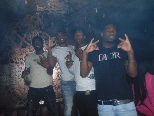 BlueStripJaay's tweet image. I’m on the road to riches &amp;amp; I share locations w all my niggas 🥷🏾 #LLBoom🌀