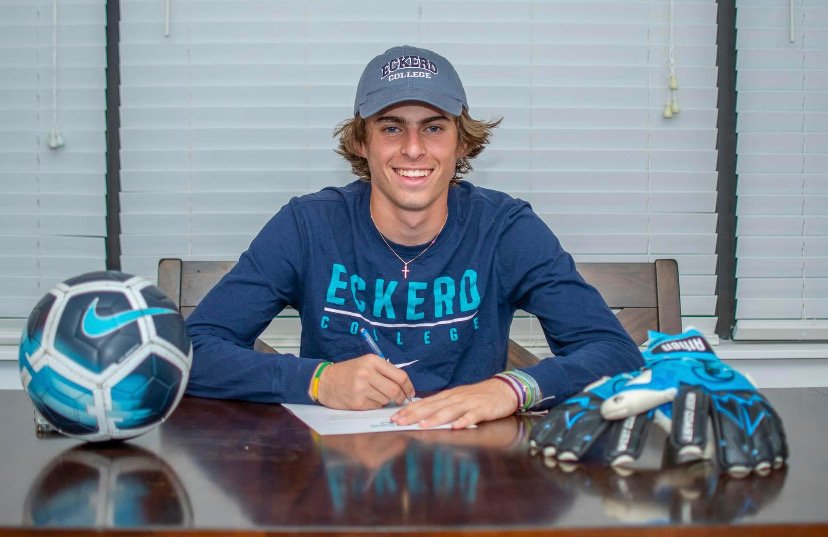 SoccerCalvary's tweet photo. Congrats! Our Warrior goalkeeper Athen Slavkin committed to Eckerd  College. Great job! We are so proud  of you! @SportsCalvary https://t.co/ZWndfJG2tp