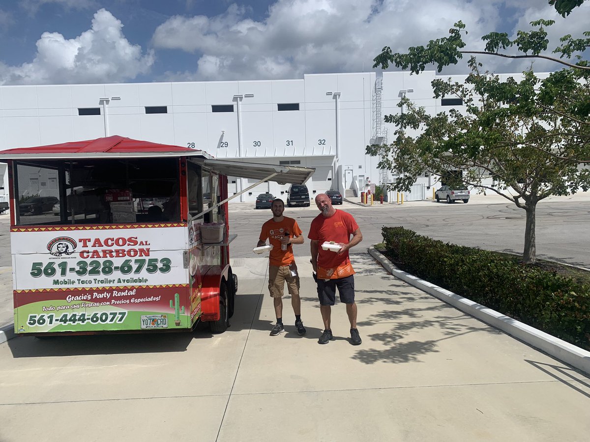 5868Mdo's tweet image. Taco Thursday!! Celebrating this amazing team, the only way we know how in style!! #successsharing #teamwork #onesc @jordana_kenia @FrancesSalgado5 @PharaPlancher1