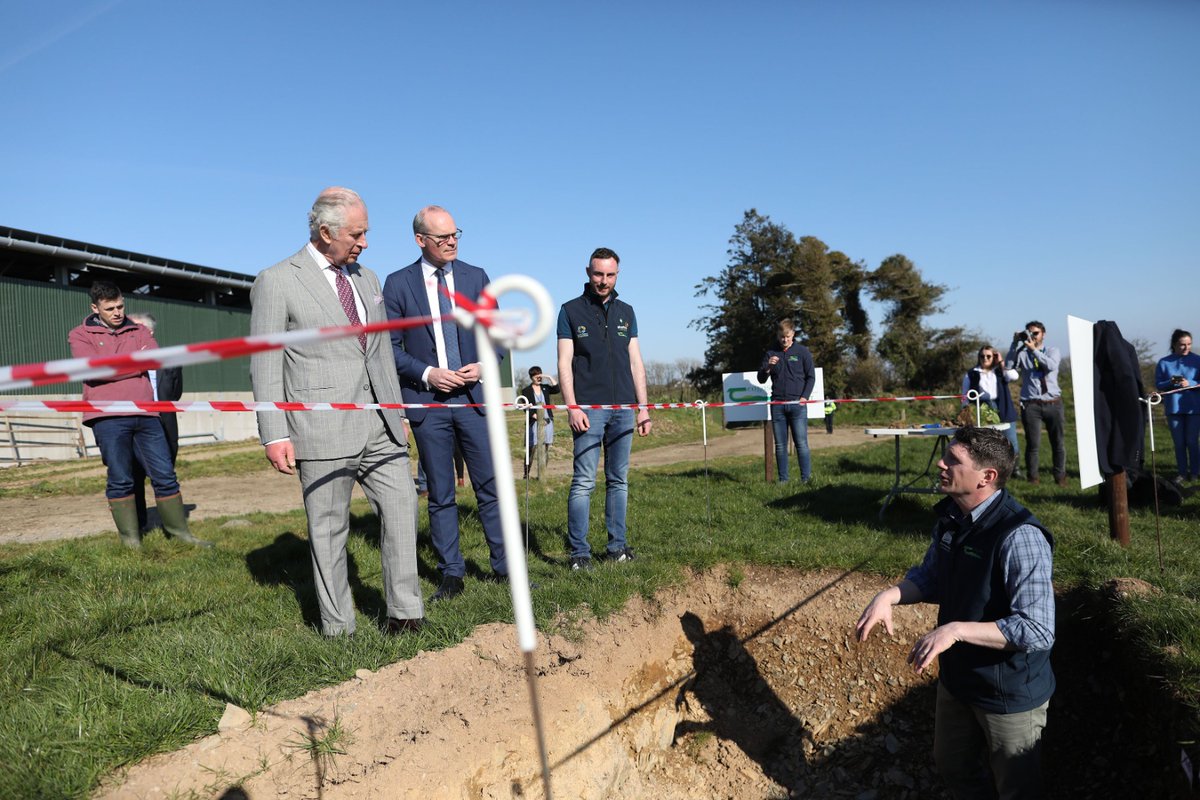 BritEmbDublin's tweet photo. The Prince of Wales met with experts in #AgriculturalInnovation

HRH was greeted by officials from @teagasc, @GlanbiaIreland, @Bordbia &amp; @AerospaceGeo who showed him the ways they assess biodiversity – including the use of drone footage &amp; soil sampling 🔬

#RoyalVisitIreland 🇮🇪🇬🇧 https://t.co/jO8cmr7prm