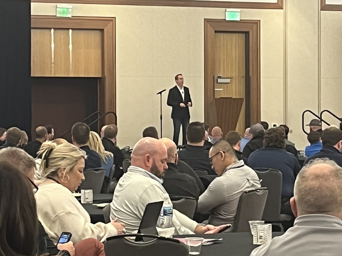 UIDYearRound's tweet photo. We’re saddened that #UID2022 has ended to but it has been an exceptional Conference. Did you enjoy the keynote with @iamjeffhavens!? 

Don’t forget to participate in the ‘I Have No U-IDEA Social Contest’ and submit your session feedback in the app. 💡 https://t.co/aGIImSZ7mq