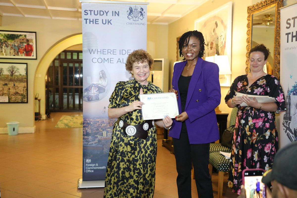 UKinNigeria's tweet image. In #Abuja, British High Commissioner, @CatrionaLaing1 hosted a welcome home ceremony for the newly returned #Chevening scholars who completed their studies in the UK in the 2020/21 academic year.
@CheveningFCDO @CaanNG