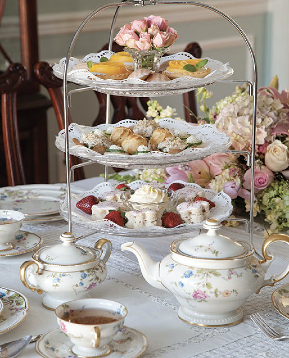 Do you know the difference between afternoon tea and high tea? Though these terms are often used interchangeably, they are actually distinctly different. Read more about the common misconception at bit.ly/3NftG99.