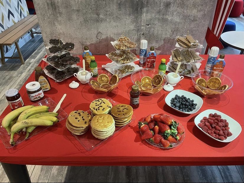 FeldaGrand's tweet photo. WHEN IT WAS PANCAKE DAY!!🥞🤤
We had all the flavours you could imagine, Chocolate, Syrup,Honey Blueberry, Strawberry and much much more. If you missed it don’t worry we will have more events coming up 😊🔥
@crmstudents #pancakedaybreakfast #yummy #bringthegoldensyrupout https://t.co/hBo2MziHvW