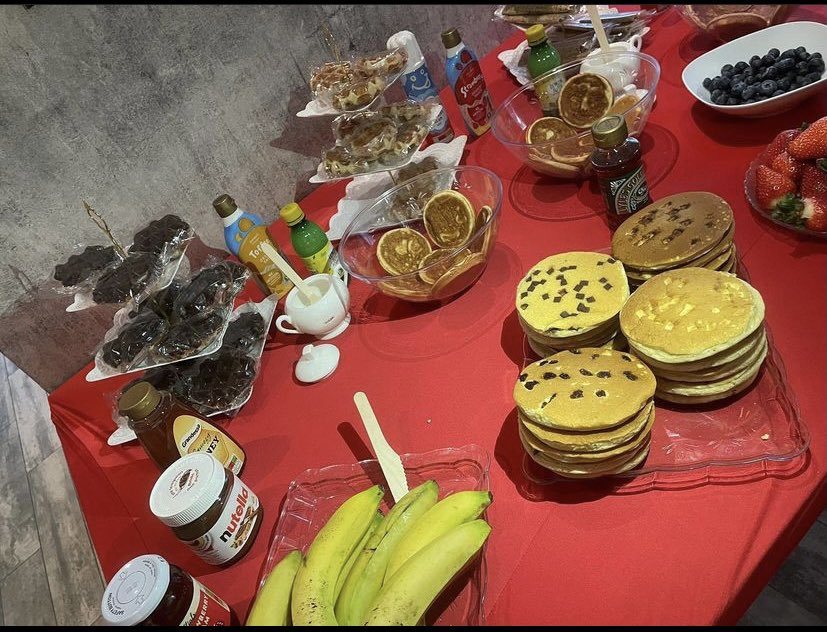 FeldaGrand's tweet photo. WHEN IT WAS PANCAKE DAY!!🥞🤤
We had all the flavours you could imagine, Chocolate, Syrup,Honey Blueberry, Strawberry and much much more. If you missed it don’t worry we will have more events coming up 😊🔥
@crmstudents #pancakedaybreakfast #yummy #bringthegoldensyrupout https://t.co/hBo2MziHvW