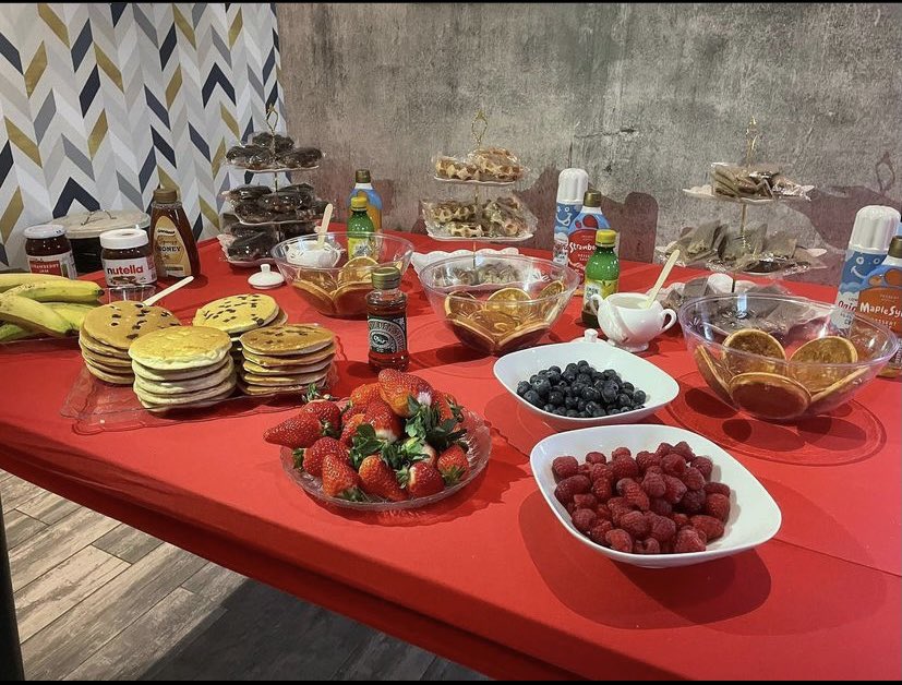 FeldaGrand's tweet photo. WHEN IT WAS PANCAKE DAY!!🥞🤤
We had all the flavours you could imagine, Chocolate, Syrup,Honey Blueberry, Strawberry and much much more. If you missed it don’t worry we will have more events coming up 😊🔥
@crmstudents #pancakedaybreakfast #yummy #bringthegoldensyrupout https://t.co/hBo2MziHvW