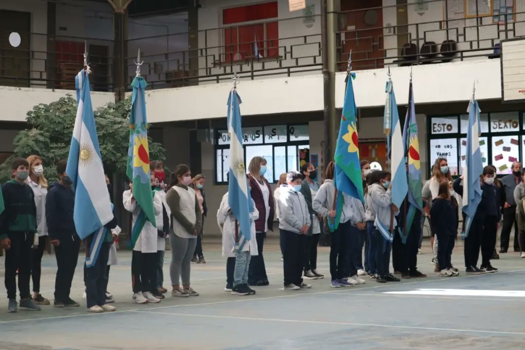 Continuamos exigiendo verdad y justicia. Todo esta en la memoria de nuestro pueblo, que abraza a las madres y abuelas de plaza de mayo,un ejemplo de lucha inquebrantable.
#memoriasiempre #olvidojamas
Luis M. Roberto, Emilio Barletti, Luis V. Dimattia y Luis Rodriguez: Presentes!