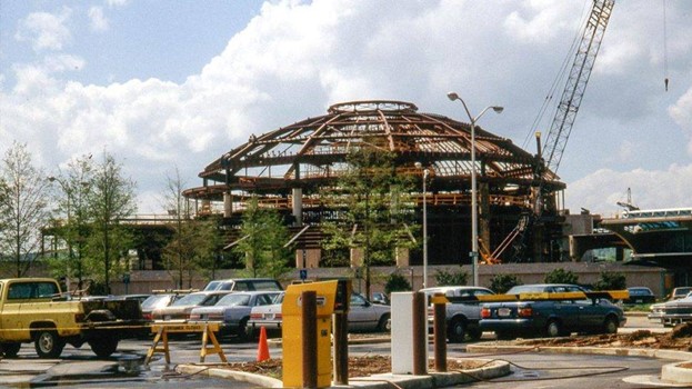 ChattAirport's tweet photo. #ThrowBackThursday to 1991 when our terminal was under construction. Stay tuned for updates as construction on our new $28 million expansion starts soon!

#TerminalExpansion #ChattanoogaAirport #FlyCHA https://t.co/KqClBaZmpJ
