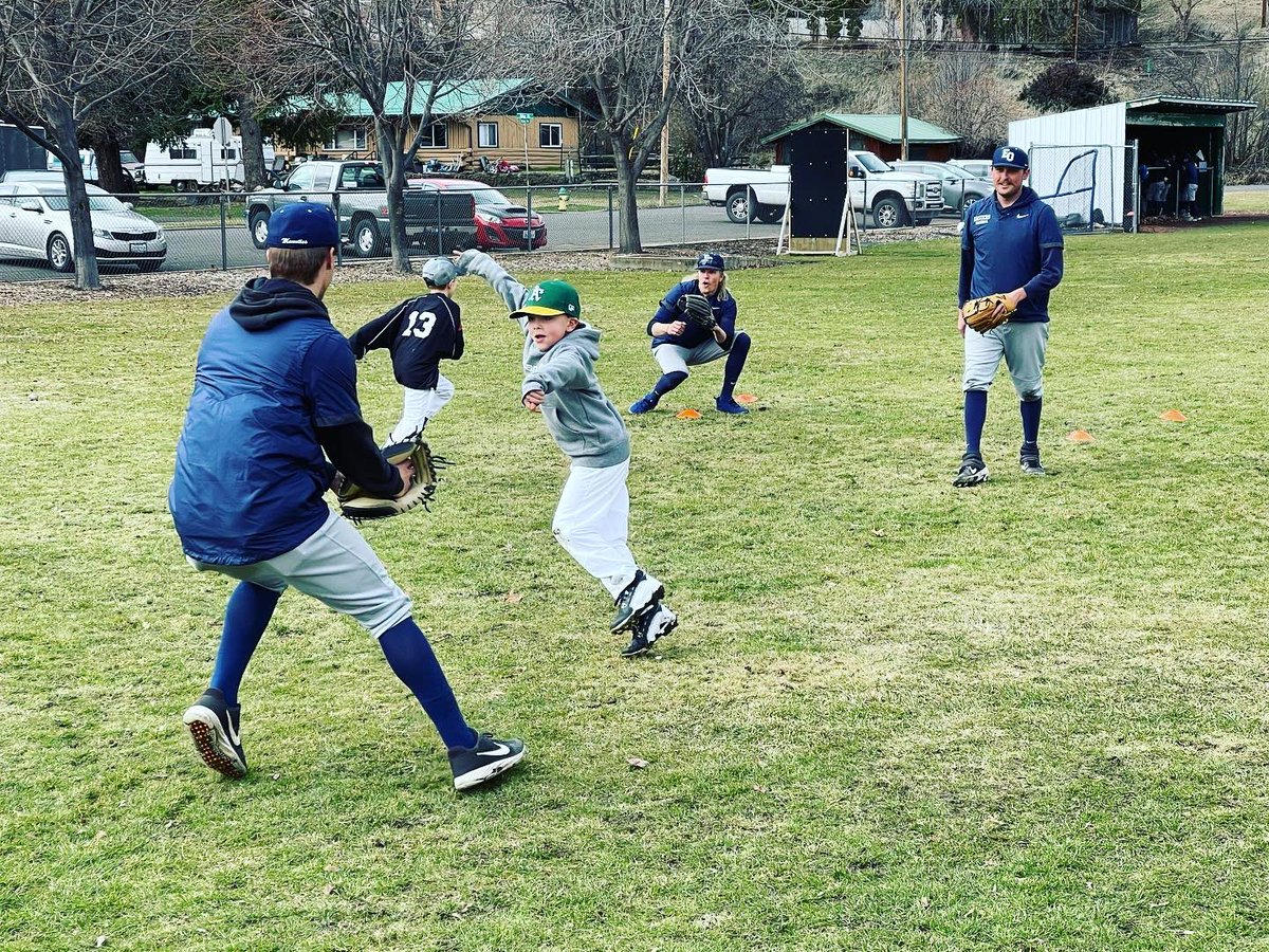 EOUBaseball's tweet photo. 🚨Kids Camp is 24 hours away.🚨 We are still taking registrations. Go to https://t.co/wnnB12xmJR to register your kids. 13 years and younger. See you then! #MadeToBeMounties https://t.co/3Jeb8xDLB6