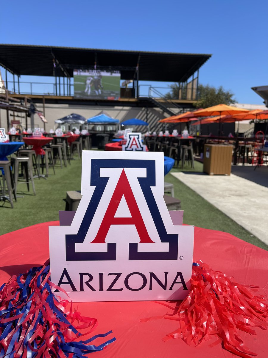 Wildcat_Culture's tweet photo. @uarizona alumni we are ready for you to cheer on @ArizonaMBB Join us today for the Sweet Sixteen Tailgate! https://t.co/6geLs5riIk https://t.co/bOI0txlcH9