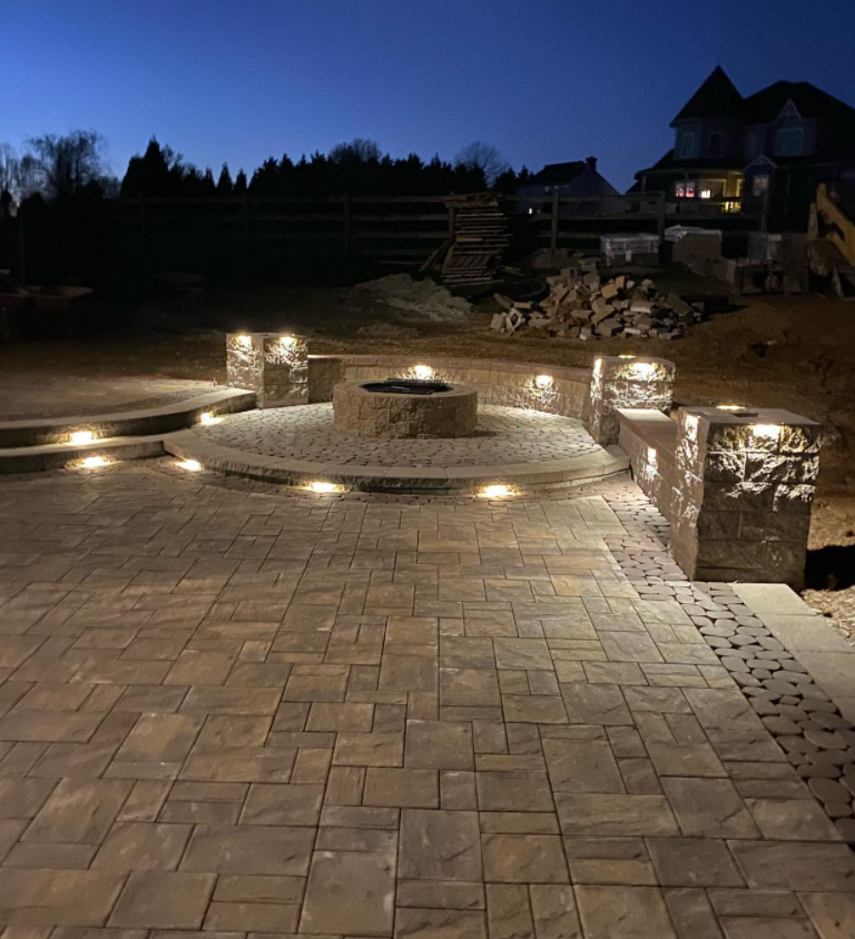 CambridgePavers's tweet photo. Lovely and spacious! Contractors are always building your dream backyard into reality! Installation: Marvels Landscaping LLC  #cambridgepavers #backyard #patios https://t.co/pbf7qAbHTp
