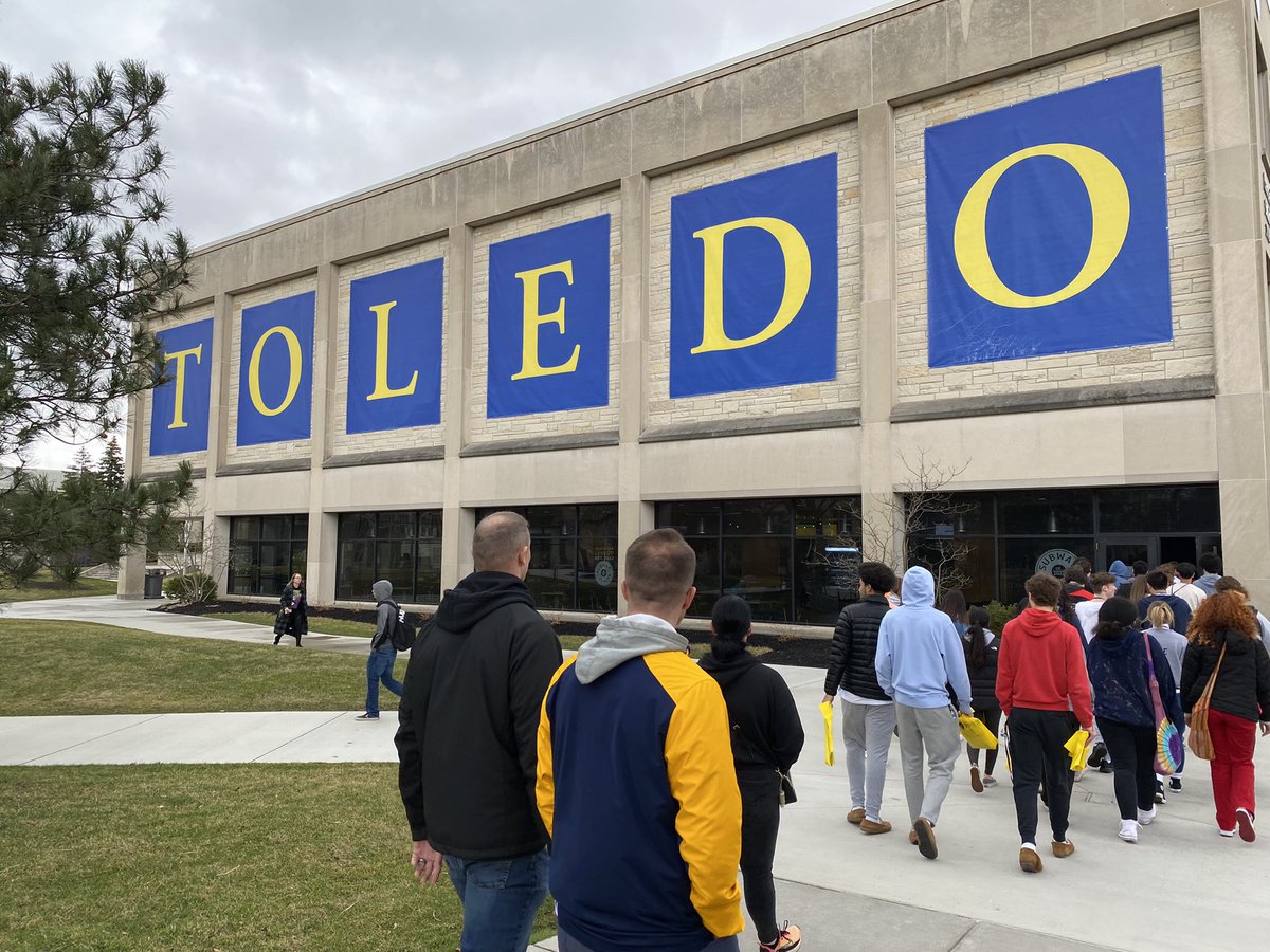 MaureenBruno's tweet photo. A huge thank you to The University of Toledo for hosting some of our juniors today! #GoRockets #wermaumee https://t.co/oXCCryR2wo