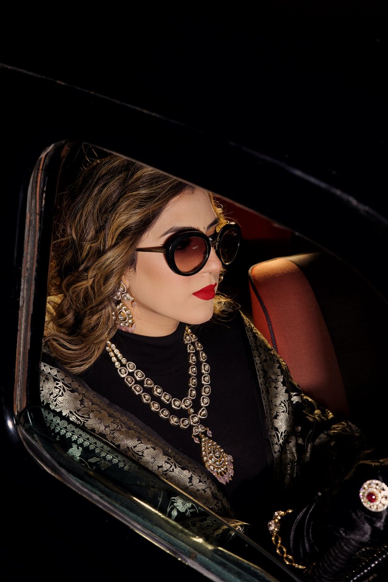 navkkarjeweller's tweet photo. Navkkar Jewellers - Queen of 60's - Timeless Collections - Reigning in 2020's. She walks in beauty, like the night of cloudless climes and starry skies. And all that's best of dark and bright meet in her aspect and eyes.
https://t.co/RSfViTVoci
#navkkarjewellers #blencci #india https://t.co/cMjwoyjCHZ