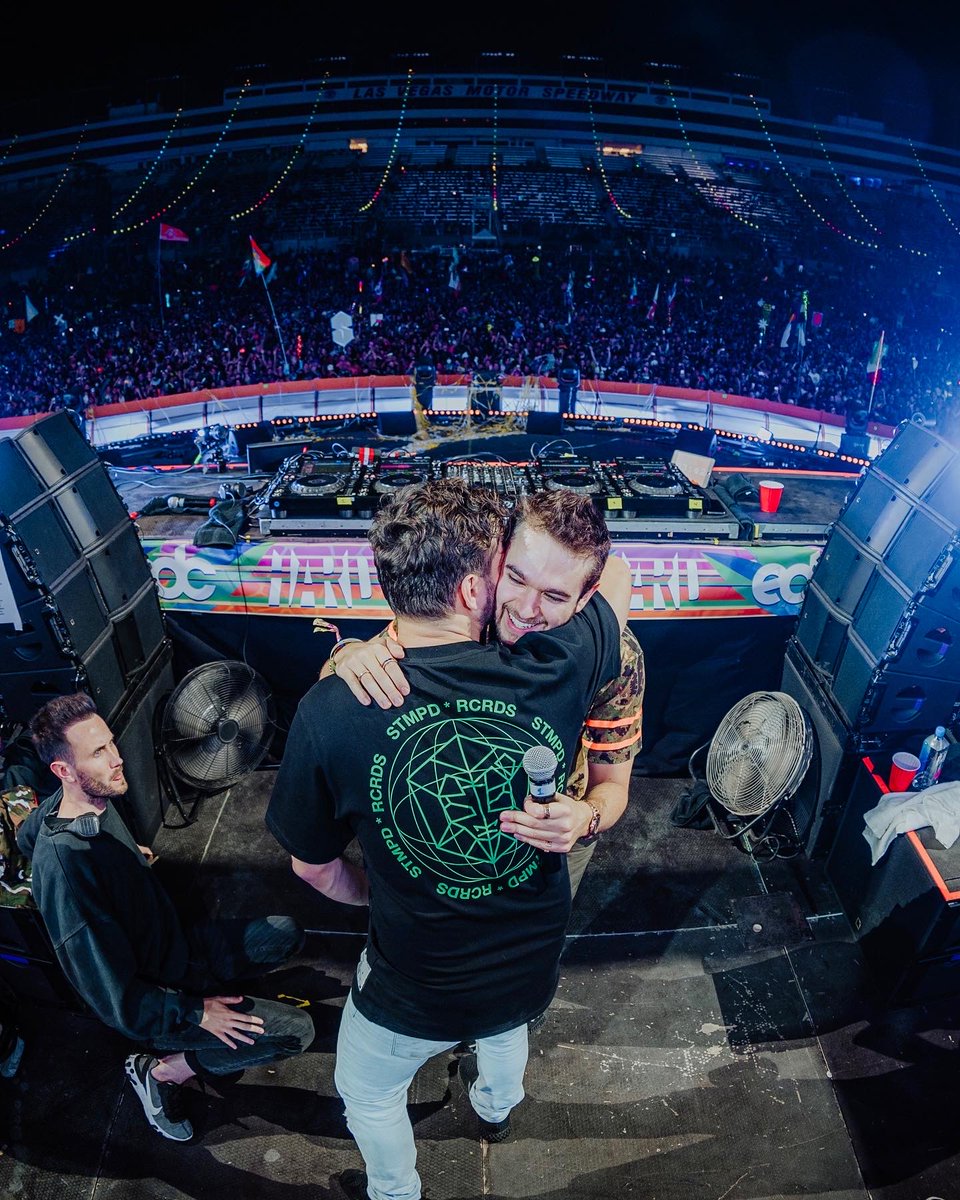 MartinGarrix's tweet photo. after being friends for over 10 years it was about time @Zedd and I released our first song together. ‘Follow’ out tomorrow! pre-save: https://t.co/UjB6iaXvLK https://t.co/DWS2H9WmY2