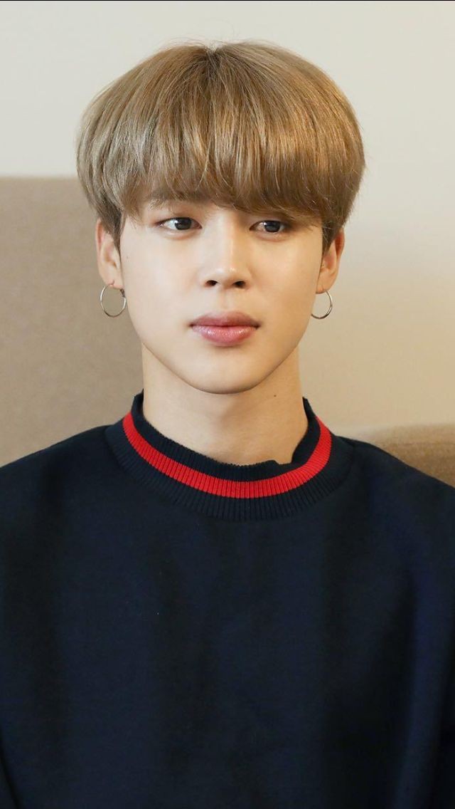 SUGAPRINCESSS's tweet photo. #yoonmin miniAU 

Just a friend to You

Onde Jimin sabe que é muito mais que um amigo para Yoongi, porque amigos não fazem o que eles fazem. https://t.co/6XJwS85u47