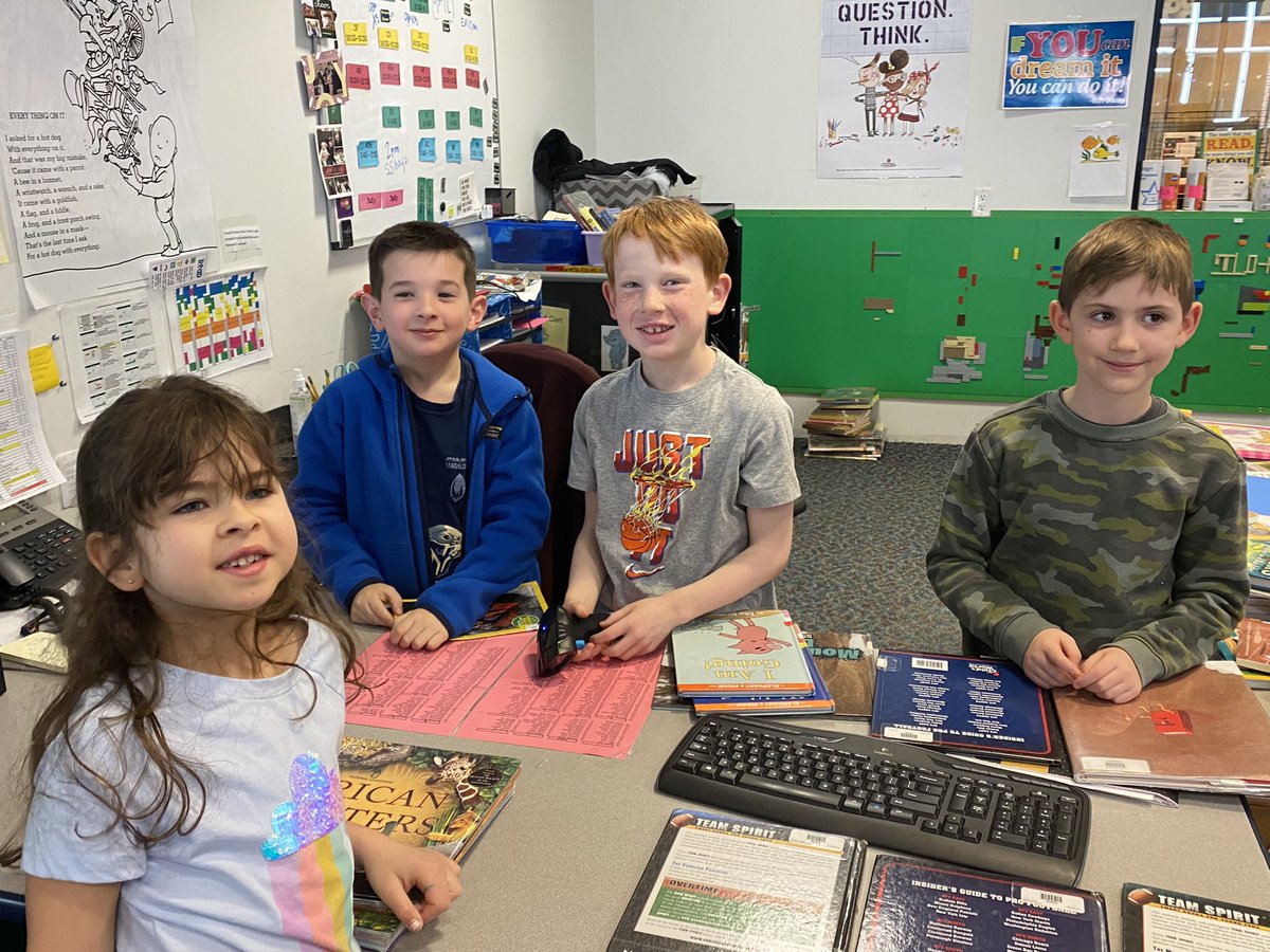 SSS1Juliano's tweet photo. 1J Media center team work! https://t.co/7rON64hzX4