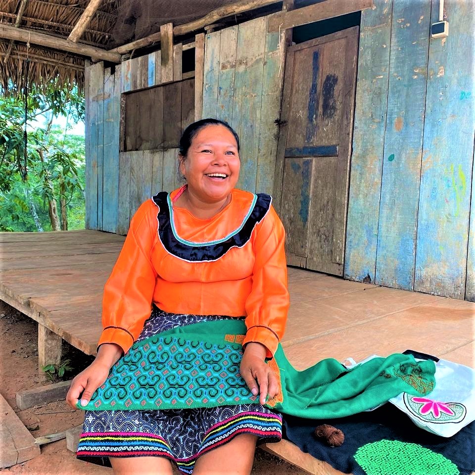 AiderONG's tweet photo. “No ha sido fácil, pero me esfuerzo para asistir a todos los talleres y las capacitaciones que la Alianza Forestal brinda, así estoy preparada para manejar mis tierras y cuidar el bosque para mis siguientes generaciones”, Eldivia Gonzales. 

@USAIDPeru @ecosphereplus https://t.co/FwZWhHXMcX
