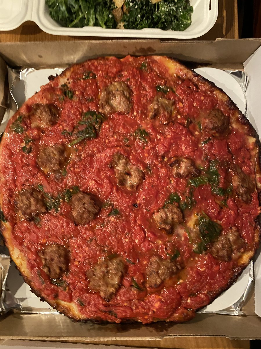 SeattleMaven's tweet photo. The folks at @WindyCityPie rocked my world last night. Seriously! This 'Omnivore' has heaps of house sausage, sweet roasted onion &amp; garlic, a megaton of mozzarella and just the right amount of tangy red sauce. Bonus points: They're stellar community members! Get. There. Now. https://t.co/wP3piApFvB