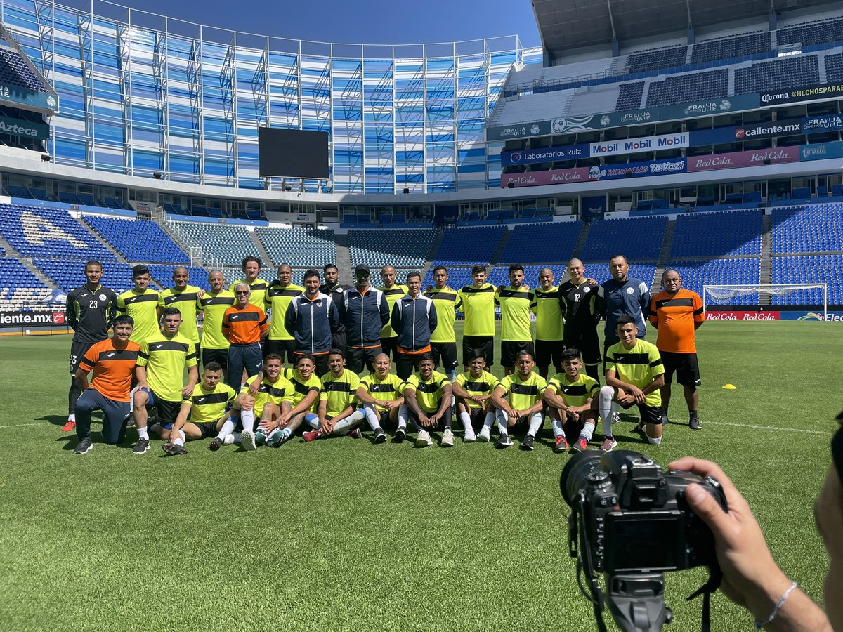 La selfie 🤳 en el estadio 🏟 de la franja <a href="/ClubPueblaMX/">Club Puebla🎽</a> 💙 #TeQuieroDeVerdad 🇳🇮